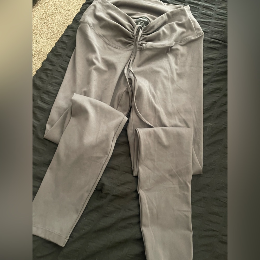 PINK Adjustable Waist Ruched Leggings Size M